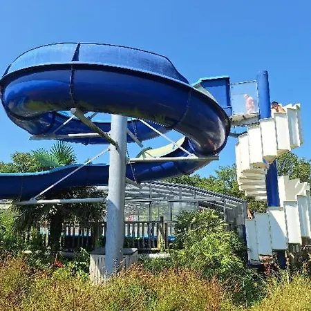 Camping Mobil-home En Pleine Nature