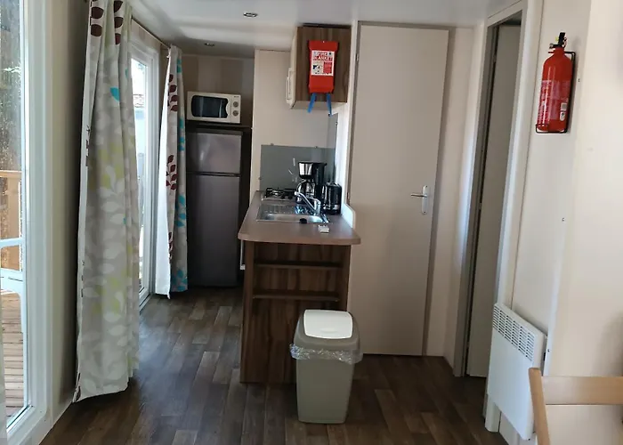 Camping Mobil-home En Pleine Nature La Boissiere-de-Montaigu